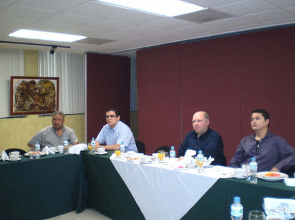 010_junta_sala_de_desarrollo_en_fime_23-05-07e