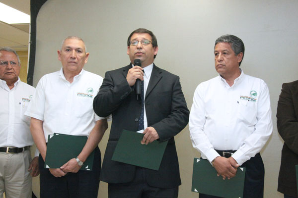 1_entrega_de_diplomas_20_02_10-13