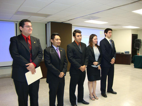 becados_de_aeronautica_02